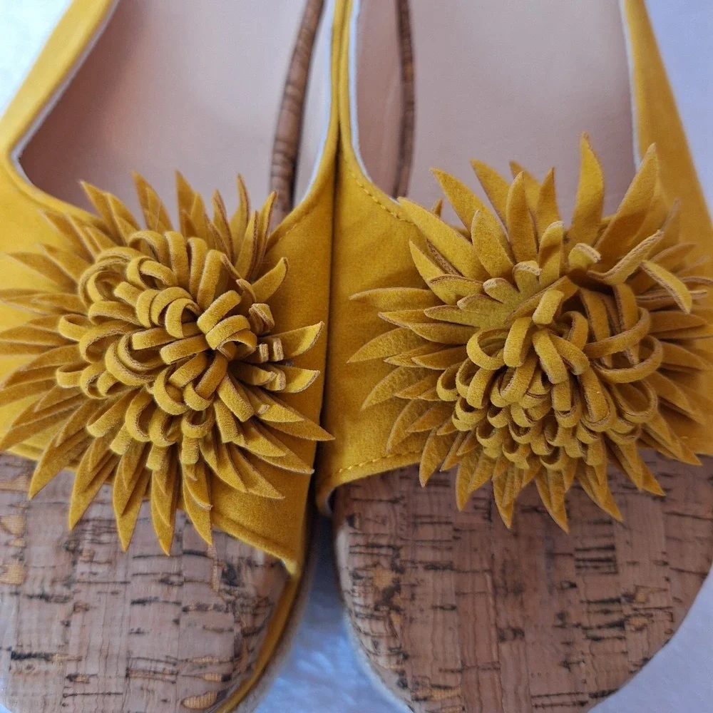 Womens Boutique Unbranded Slip On Espadrilles 42‎ US 11 Mustard Fringe Flower